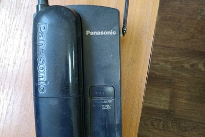 Стаціонарний телефон марки Panasonic, модель КХ-ТС1000