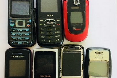 Мобільний телефон Samsung-3 шт., Nokia-3шт., LG -1шт.