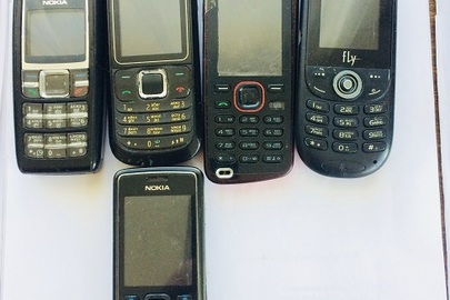 Мобільний телефон Nokia-4шт., Fly-1шт.
