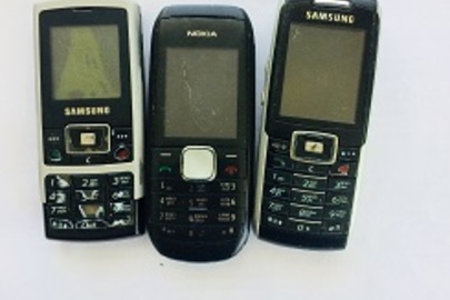 Мобільний телефон Samsung-2 шт., Nokia-1шт.