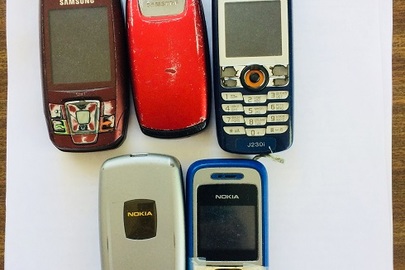 Мобільний телефон Samsung-2 шт., Nokia-2шт., Sony Ericson -1шт.