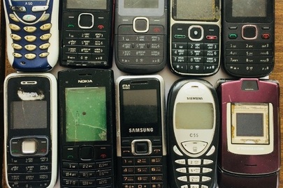 Мобільний телефон Samsung-1 шт., Nokia-7шт., Simens-2шт., Motorola-1шт.