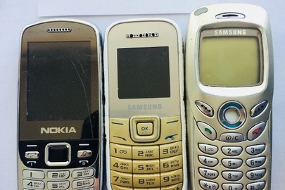 Мобільний телефон Samsung-2 шт., Nokia-1шт.