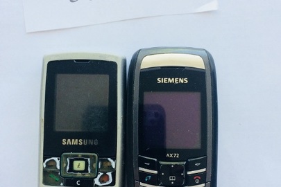 Мобільний телефон Samsung-1 шт., Simens-1шт.
