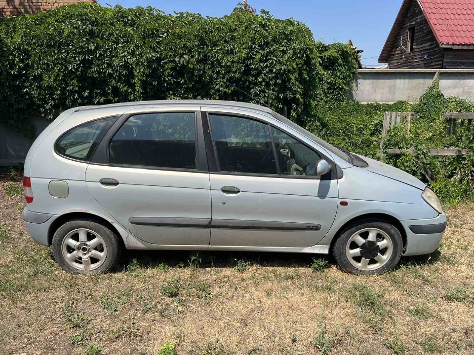 Автомобіль марки RENAULT MEGANE SCENIC, реєстраційний номер (LT) FFK272, VIN-VF1JA04N520997836, 1999 року випуску