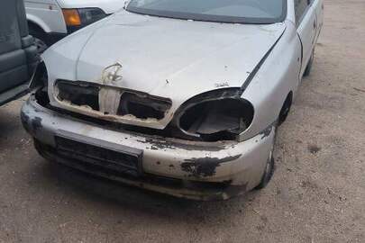 Автомобіль марки DAEWOO LANOS, VIN - KLATF69YEWB200711, реєстраційний номер RP71572, 1998 року випуску