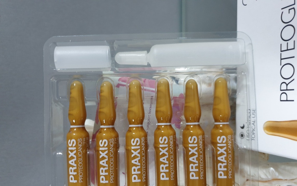 Протеогліканний розчин «Proteoglicanos Praxis» в упаковці виробника, що містить 24 ампули по 2 мл кожна, торгівельної марки «Praxis» - 34 упаковки