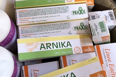Косметичний крем торгівельної марки «Praxis ARNIKA» та «Praxis TAUSIN», у тюбиках по 60 мл кожен, в загальній кількості 20 шт.