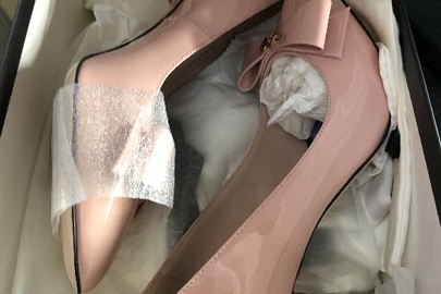 Взуття жіноче (типу туфлі) рожевого кольору, на підошві та верхом з натуральної шкіри, арт. 551759 торговельної марки «GUCCI», виробництва - Італія, 1 пара