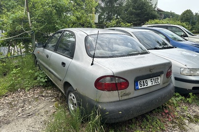 Легковий автомобіль марки "Daewoo", модель "Lanos", рік виготовлення – 1997, реєстраційний номерний знак Чеської Республіки 6A95182, номер кузова KLATF69YEWB062045, колір – сірий