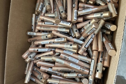 Сумки, тату принтер, туш для вій, сонцезахисний крем, лед лампи для автомобіля, гаманці, мотофари та інше майно, нове, загальна кількість 1404 шт.  