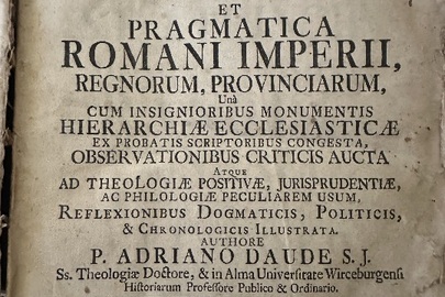 Книга іноземного виробництва без палітурки з написом на четвертій сторінці "HISTORIA UNIVERSALIS ET PRAGMATICA ROMANI IMPERII, REGNORUM. PROVІNCIARUM..." 1754 рік видання, б/в.