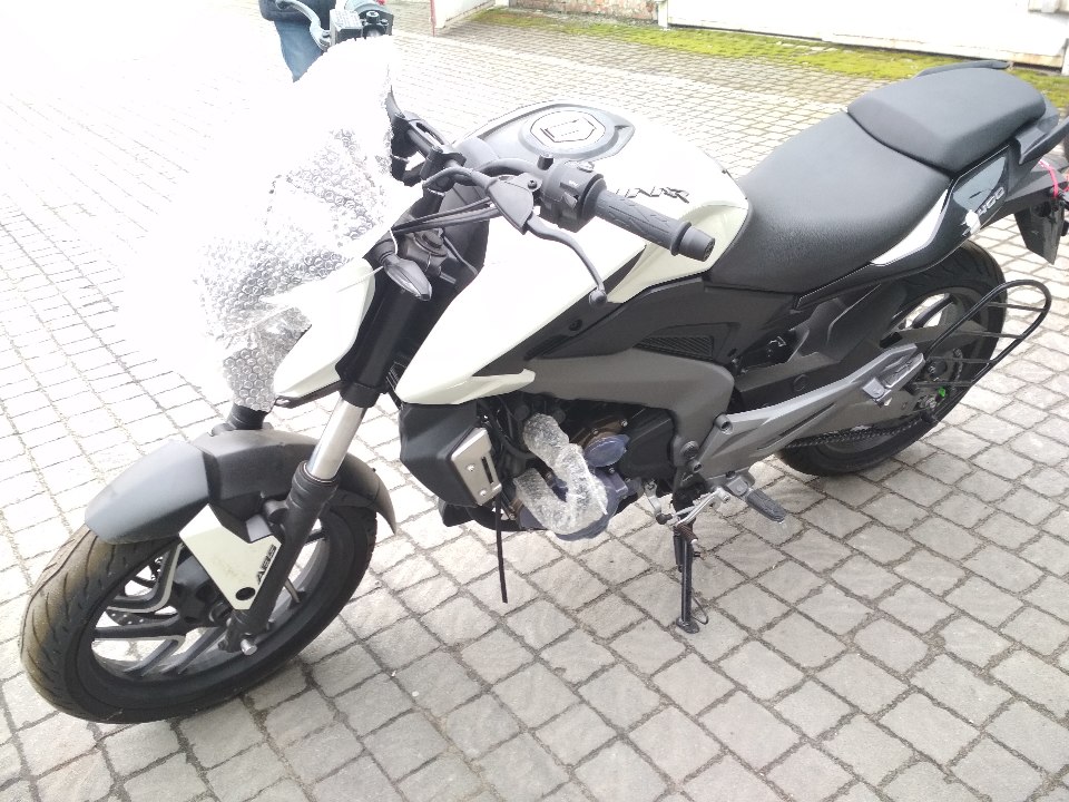 Мотоцикл Bajaj Dominar D 400-ABS, без д.н., 2017 року випуску, білого кольору, VIN №MD2A67KY7HCМ08420