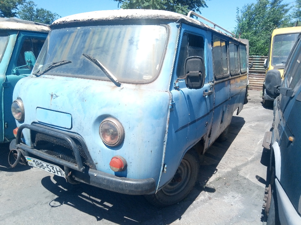 Вантажний фургон ЛЭК на шасі УАЗ 452, державний номер 18853НР, 1984 року випуску, синього кольору, шасі (кузов) № 687 (312318)