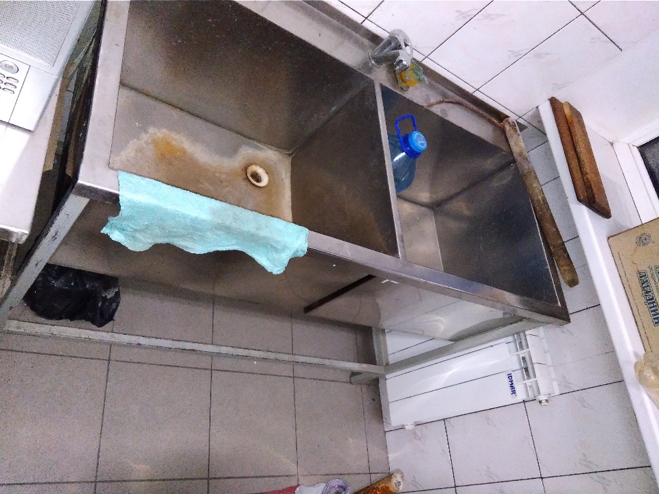 Посудомийна раковина на 2 відділи