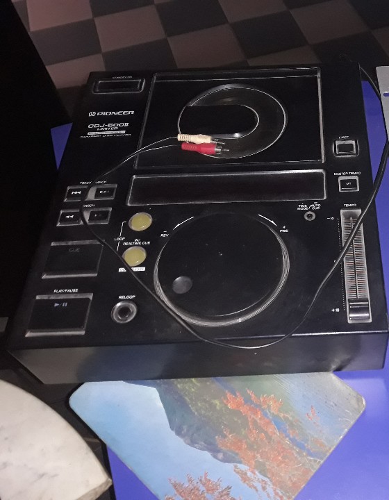 Музична установка Pioneer, чорного кольору