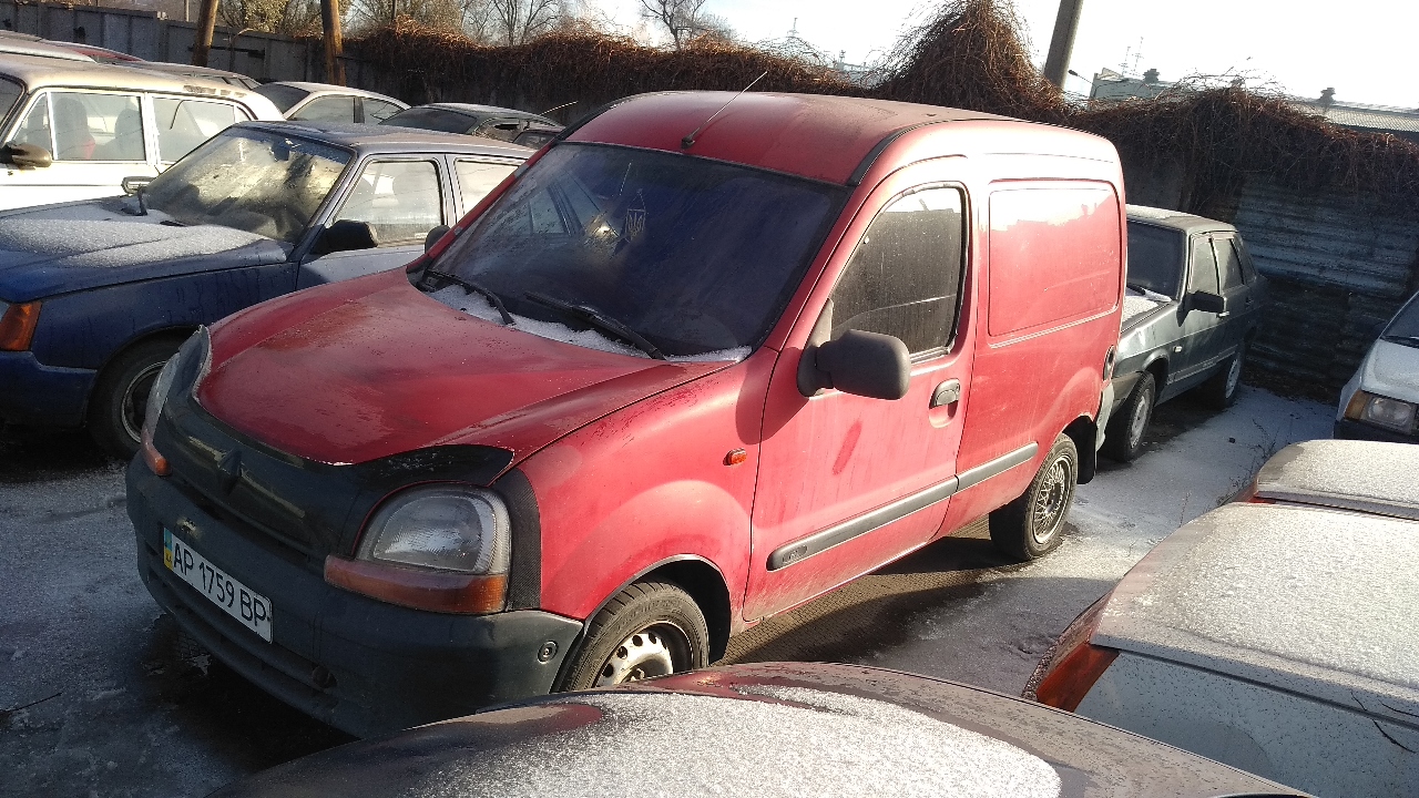 Вантажний малотонажний фургон RENAULT KANGOO, державний номер АР1759ВР, 2000 року випуску, червоного кольору, кузов №VF1FC0DAF22282901
