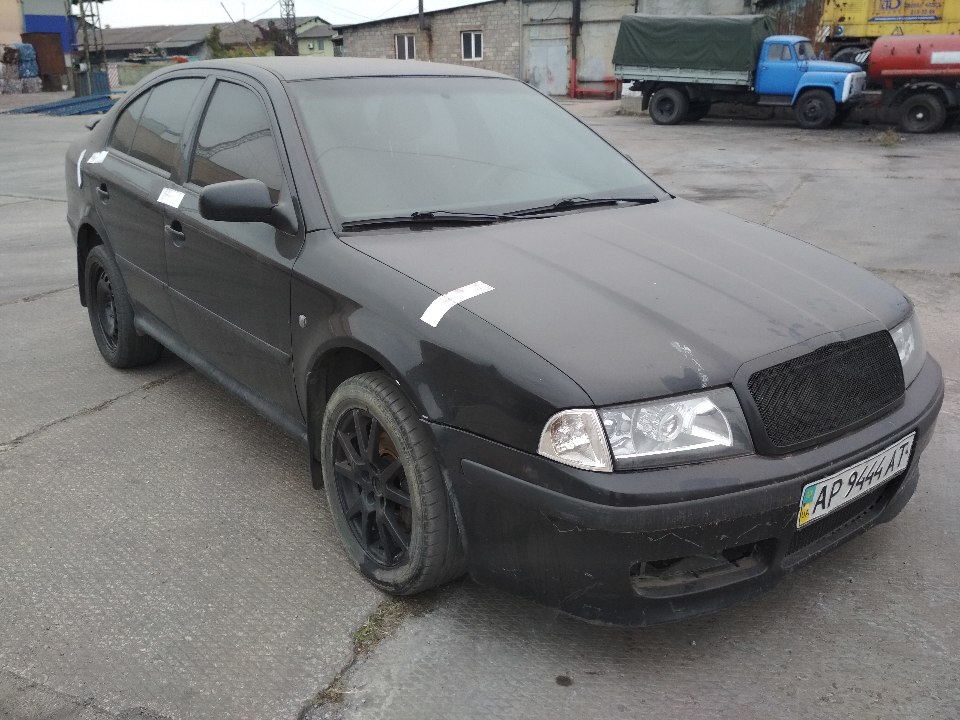 Легковий автомобіль Skoda Octavia Tour 1.81, державний номер АР9444АТ, чорного кольору, 2007 року випуску, кузов №ТМВDL41U87B011148