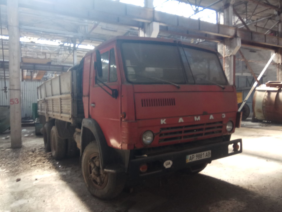 Вантажний бортовий КАМАЗ 5320, державний номер АР9881АВ, 1982 року випуску, червоного кольору, шасі №5320127633