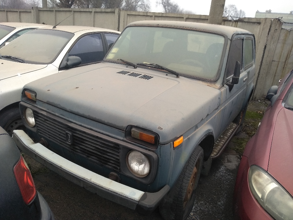 Легковий автомобіль ВАЗ 21213, державний номер 41363НЕ, 2002 року випуску, синього кольору, кузов №ХТА21213021693505