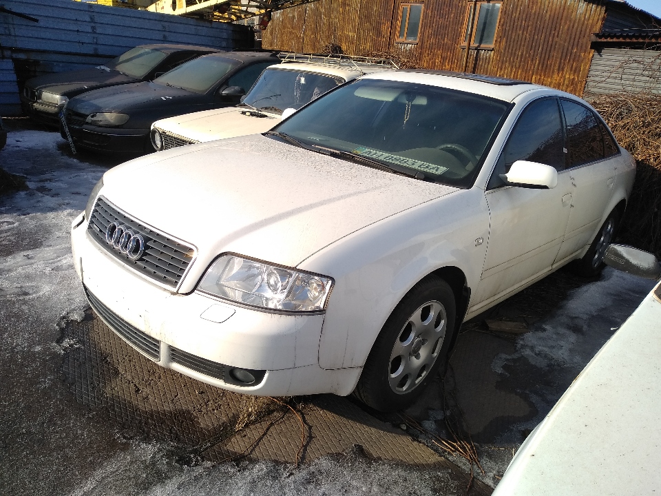 Легковий автомобіль AUDI A6, державний номер АН8883ВА, 2003 року випуску, білого кольору, кузов (шасі) №WAUZZZ4B33N094893