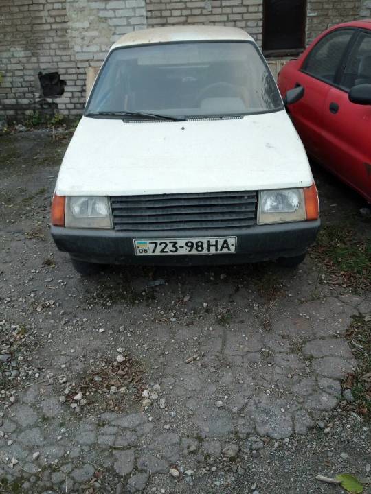 Легковий автомобіль ЗАЗ 1102, державний номер 72398НА, білого кольору, 1991 року випуску, кузов №ХТЕ110220М0095262