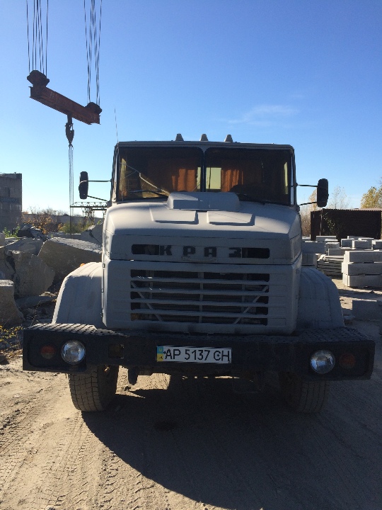 Вантажний сідловий тягач КРАЗ 6444, державний номер АР5137СН, 1996 року випуску, сірого кольору, кузов № Х1С006444Т0783736