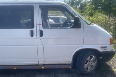 Легковий автомобіль VOLKSWAGEN TRANSPORTER, категорія: ЛЕГКОВИЙ, колір: БІЛИЙ, рік виробництва: 1999,  ДНЗ СЕ6854СР, кузов WV2ZZZ70ZYH044916