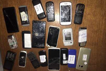 Мобільні телефони: Nokia - 5 шт.; Samsung - 7 шт.; Huawei - 1 шт.; Prestigio - 1 шт.; Lenovo - 1 шт.; Довжик Х50 - 1 шт.; Флай - 1 шт.; HTC - 1 шт.; BQ - 1 шт.; телефон невизначеної марки - 1 шт.