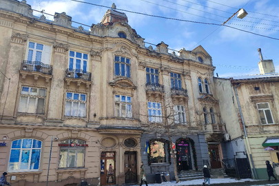 Однокімнатна квартира, заг. площею 41,7 кв.м, житл.. площею 23,7 кв.м, комора в підвалі 7,0 кв.м, за адресою: Львівська обл., Львівський р., м. Львів, вул. Зелена, буд. 6, кв. 11