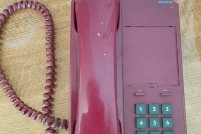 Стаціонарний телефон SIEMENS червоного кольору, робочий стан не перевірявся, бувший у користуванні