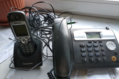 Телефонна система складається з двох телефонів, а саме: телефон Panasonic KX-TCD530RUT, телефонна трубка із базою Panasonic PQLV30018ZAT