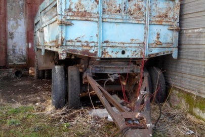 Причіп-платформа ГКБ 8350, 1982 року випуску, №шасі 0106972, голубого кольору, реєстраційний номер 4566ЛС