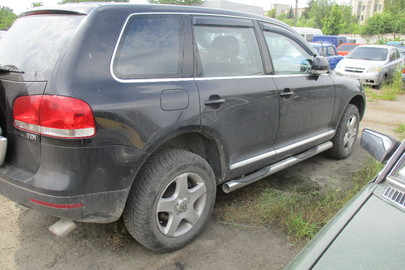 Транспортний засіб марки Volkswagen Touareg, 2005 року випуску, днз. ВС0066ЕА, №куз.WVGZZZ7LZ6D014416, об'єм двигуна - 2461 см. куб., дизель, чорного кольору
