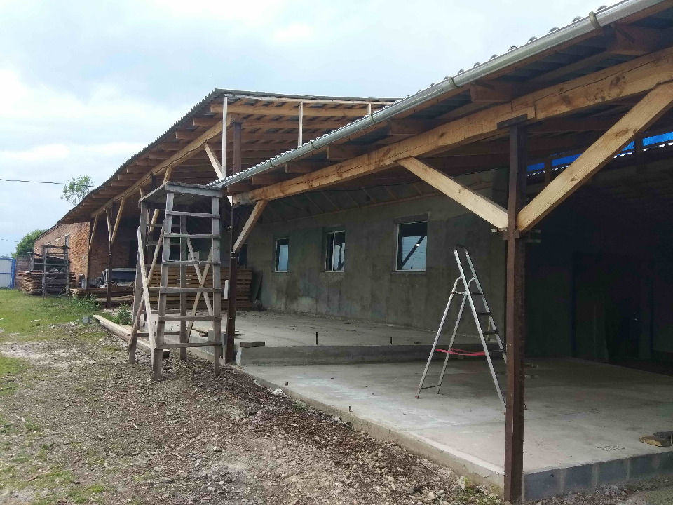 1/2 частини нежитлової будівлі (сушилка льоновороху), загальною площею 141.3 кв.м., за адресою: Львівська область, Сокальський район, с. Реклинець, вул. Зарічна, 1б