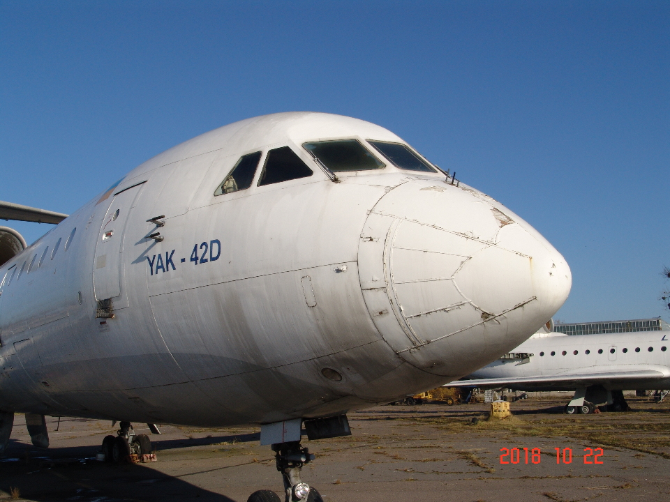 Літак ЯК-42Д, державний та реєстраційний знак UR-42369, заводський номер 4520422914190, 1989 року випуску