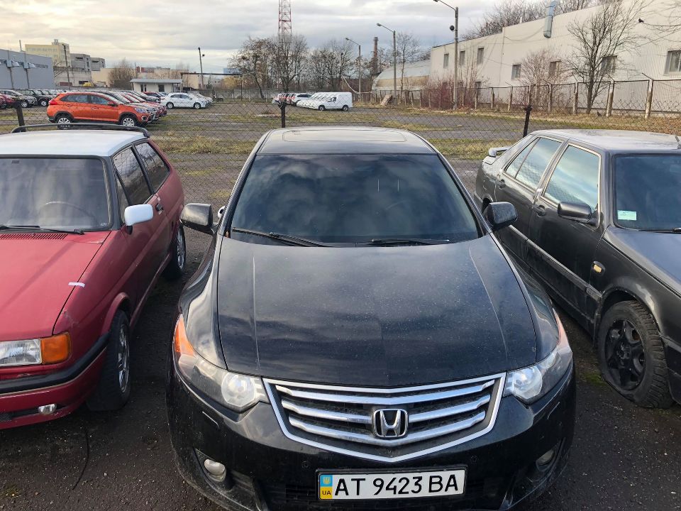 Транспортний засіб марки HONDA, модель ACCORD 2.0, днз АТ9423ВА, 2010 року випуску, №шасі JHMCU1600BC201368, чорного кольору