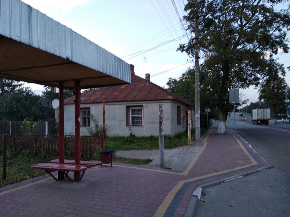 Нежитлові будівлі, а саме будівля (контори) літ. А-1, пл. 163.2 кв.м., будівля складу літ. В-1, пл. 274.8 кв.м., склад (незавершений буд. готовністю 85%) літ. Д-1, ймовірною пл. 54.4 кв.м., за адресою: Львівська область, м. Стрий, вул. Львівська, 167