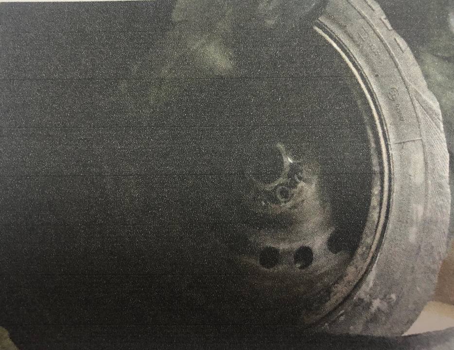 Колеса з дисками, вживані, в розрізаному вигляді з маркуванням 