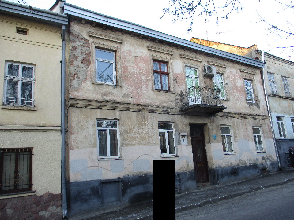 1/6 частка однокімнатної квартири загальною площею 36.7 кв.м., житловою площею 21.8 кв.м., за адресою: м. Львів, вул. Долинського, 4/5