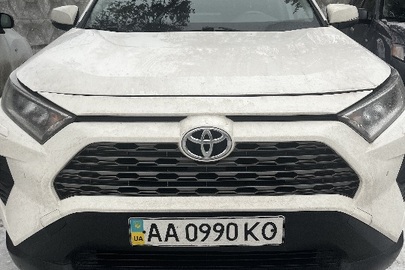 Легковий автомобіль марки TOYOTA, модель RAV4, державний номер АА0990КО, VIN JTMR43FV60D003719, 2019 року випуску, колір білий