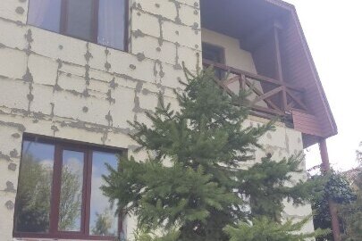 Житловий будинок з господарськими будівлями та спорудами заг. пл.215,3 кв.м.,та земельна ділянка пл.0.1га. К/Н 1210100000:03:058:0034,що знаходяться за адресою: Дніпропетровська область, м. Дніпро, вул. Миру, 27