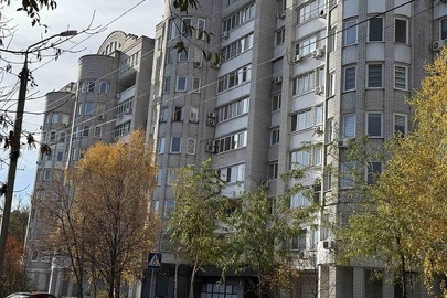 1/2 частка квартири, загальною площею 75,6 кв.м., за адресою: Дніпропетровська обл., м. Дніпро, вул. Алана Шепарда (колишня назва Суворова), буд. 14, секція 4, кв. 117