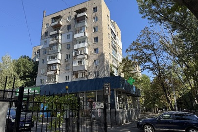 Однокімнатна квартира заг. площею 39,5 кв.м., за адресою: Дніпропетровська обл., м. Дніпро, вул. Героїв Крут, буд. 12, кв. 98