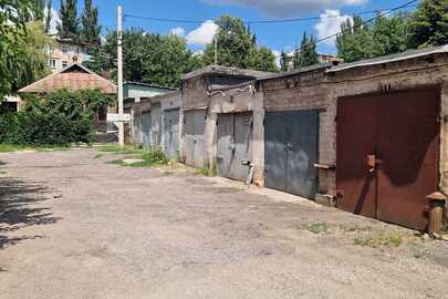 Гараж № 5г, площею 22,6 кв.м., який знаходиться за адресою: Дніпропетровська обл., м. Кривий Ріг, пр. Миру, 54