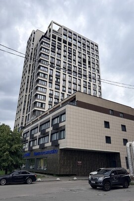 ½ частина однокімнатної квартири заг. площею 39,7 кв.м., за адресою: Дніпропетровська обл., м. Дніпро, вул. Набережна Перемоги, буд. 68А, кв. 139