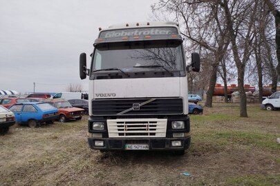Вантажний автомобіль, марки VOLVO,модель FH 12, реєстраційний номер АЕ1471НА, YV2A4DAA22B307769, 2002 року випуску, колір білий