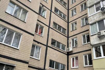 1/3 частини квартири загальною площею 63.5 кв.м., адреса: Дніпропетровська область, м. Дніпро, вул. Метробудівська, буд.5, кв.751