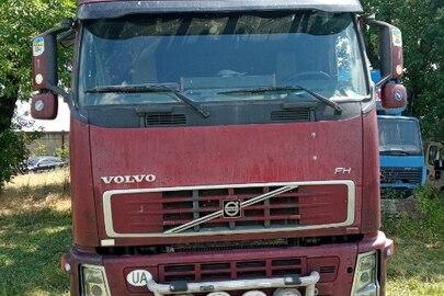 Автомобіль вантажний, марки VOLVO, модель:FH 13.440, реєстраційний номер АЕ0936ІР, VIN/номер шасі (кузова, рами): YV2AS02A57B467116, колір: червоний, рік виробництва: 2007