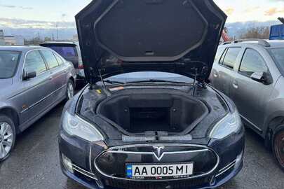 Транспортний засіб TESLA S85, реєстраційний номер АА0005МІ, VIN/номер шасі (кузова, рами): 5YJSA1CN8DFP07082, колір: синій, рік виробництва: 2013